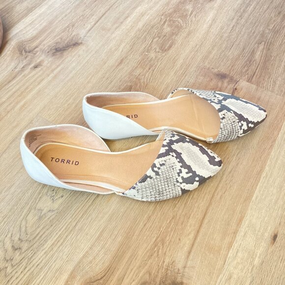 9W - Torrid Snake Print Flats - Picture 2 of 4